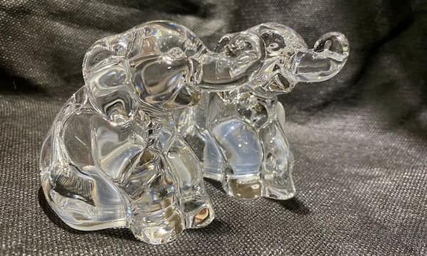 تصویر 1 از مجسمه بلوری درجه یک مقاوم با طراحی مدرن