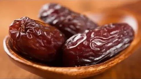 خرما مضافتی جعبه ای انتخاب عالی برای مصرف