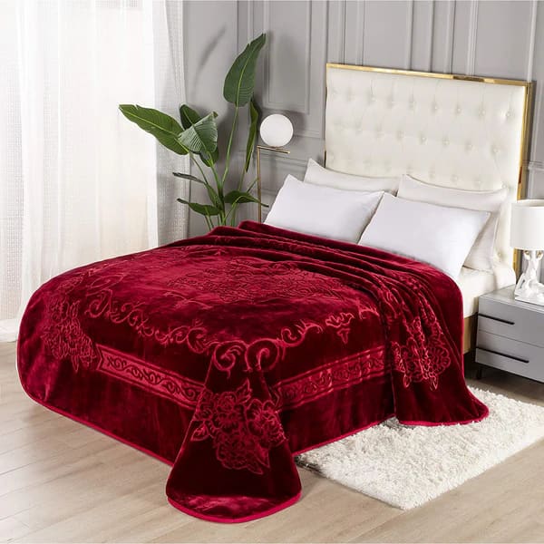پتو قرمز سبک و دلنشین مناسب اتاق خواب و مهمان خانه