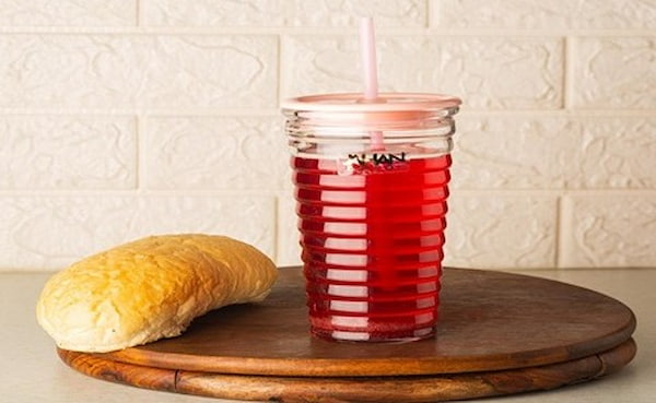 تصویر 2 از لیوان بلور نی دار با طراحی خاص و کیفیت بالا