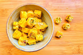 بستنی خشک زعفران پسته با طعم سنتی و مطبوع