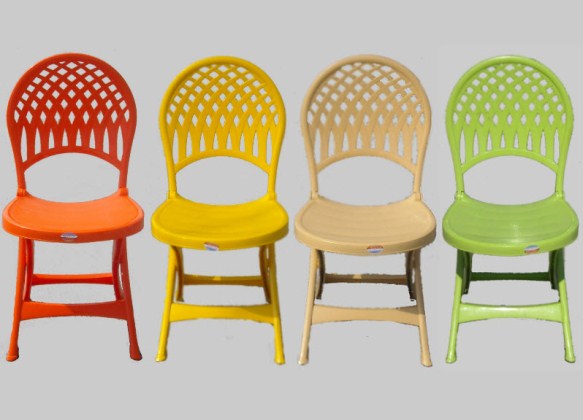 تصویر 4 از صندلی مسافرتی پلاستیکی سبک با بدنه مقاوم و مناسب استفاده بیرونی