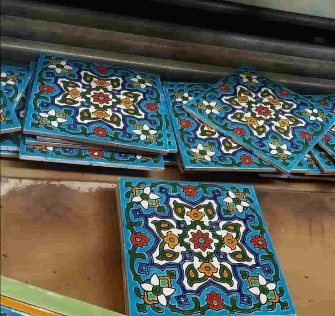 تصویر 1 از کاشی قرنیز سنتی با رنگ‌ بندی متناسب با سبک‌ های تاریخی