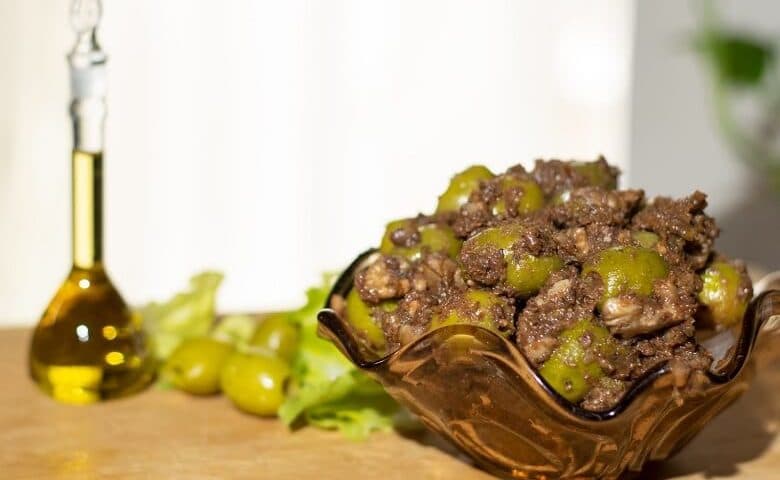 زیتون پرورده گیلان در بسته بندی شیشه ای مقاوم