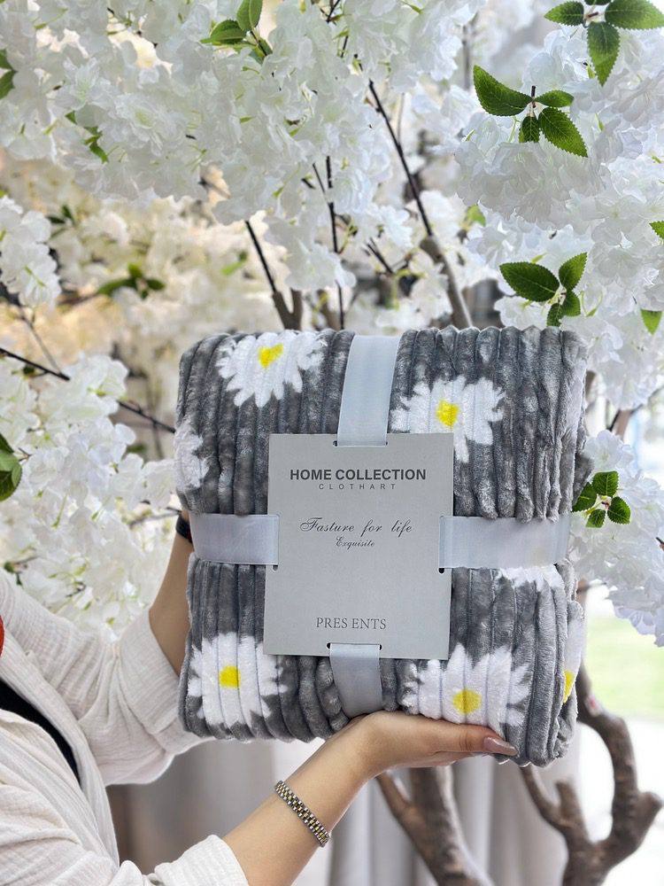 تصویر 1 از قیمت عمده و فروش ویژه پتو پلیسه ای طرح بابونه