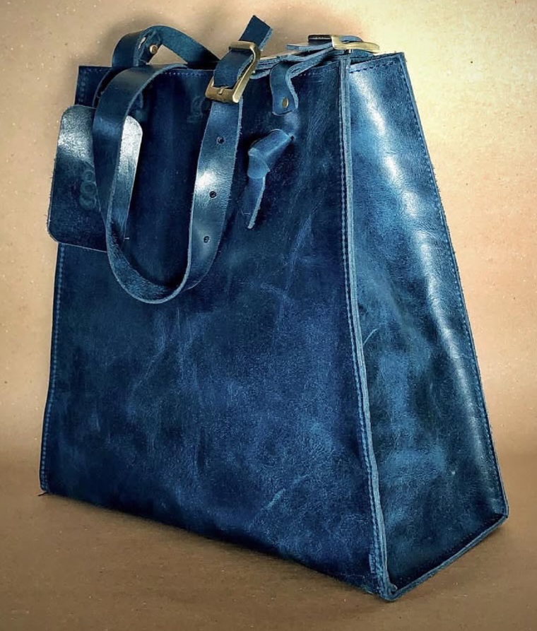 کیف دوشی زنانه چرم دستدوز با قیمت بی نظیر