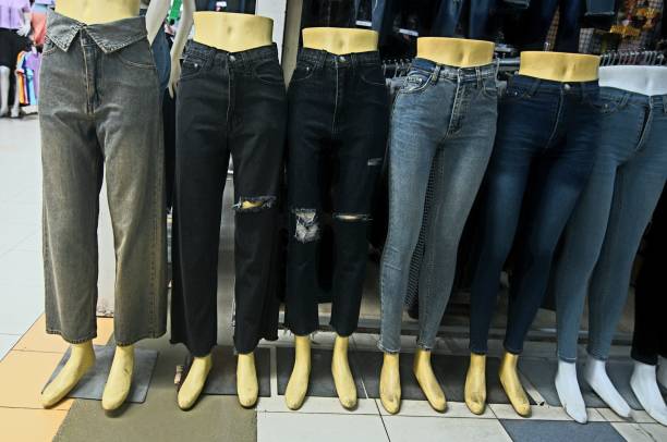 تصویر 2 از شلوار جین اسکینی زنانه با دوخت فلت لاک و درز مسطح در پا ها برای ظاهر صاف