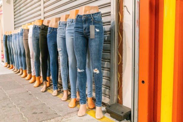 تصویر 3 از شلوار جین اسکینی زنانه با دوخت فلت لاک و درز مسطح در پا ها برای ظاهر صاف