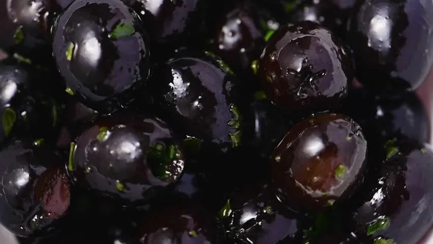 تصویر 1 از زیتون سیاه شرکتی با بسته بندی بهداشتی ویژه