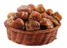 تصویر 4 از خرما پیارم ارمغان سبز در قالب‌ های شفاف و بهداشتی