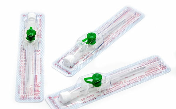 تصویر 3 از آنژیوکت شماره 18 با فیکس شدن راحت روی پوست