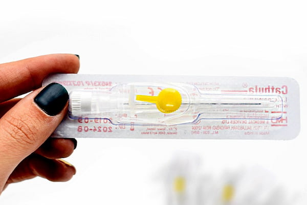 تصویر 4 از آنژیوکت کوچک مناسب استفاده در بخش اورژانس و اتاق عمل