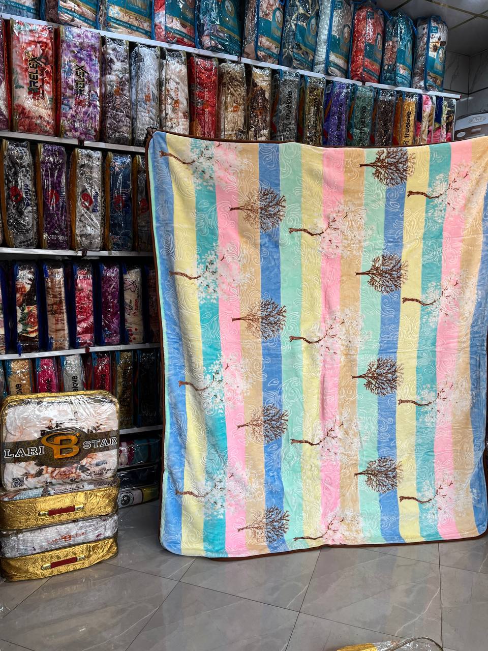 قیمت ارزان و پخش عمده پتو کلودی lary star