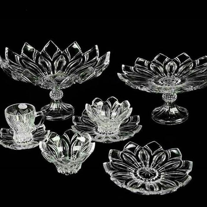 تصویر 2 از ظروف کریستال پذیرایی مدرن لبه‌ های ظریف و جلوه نورانی