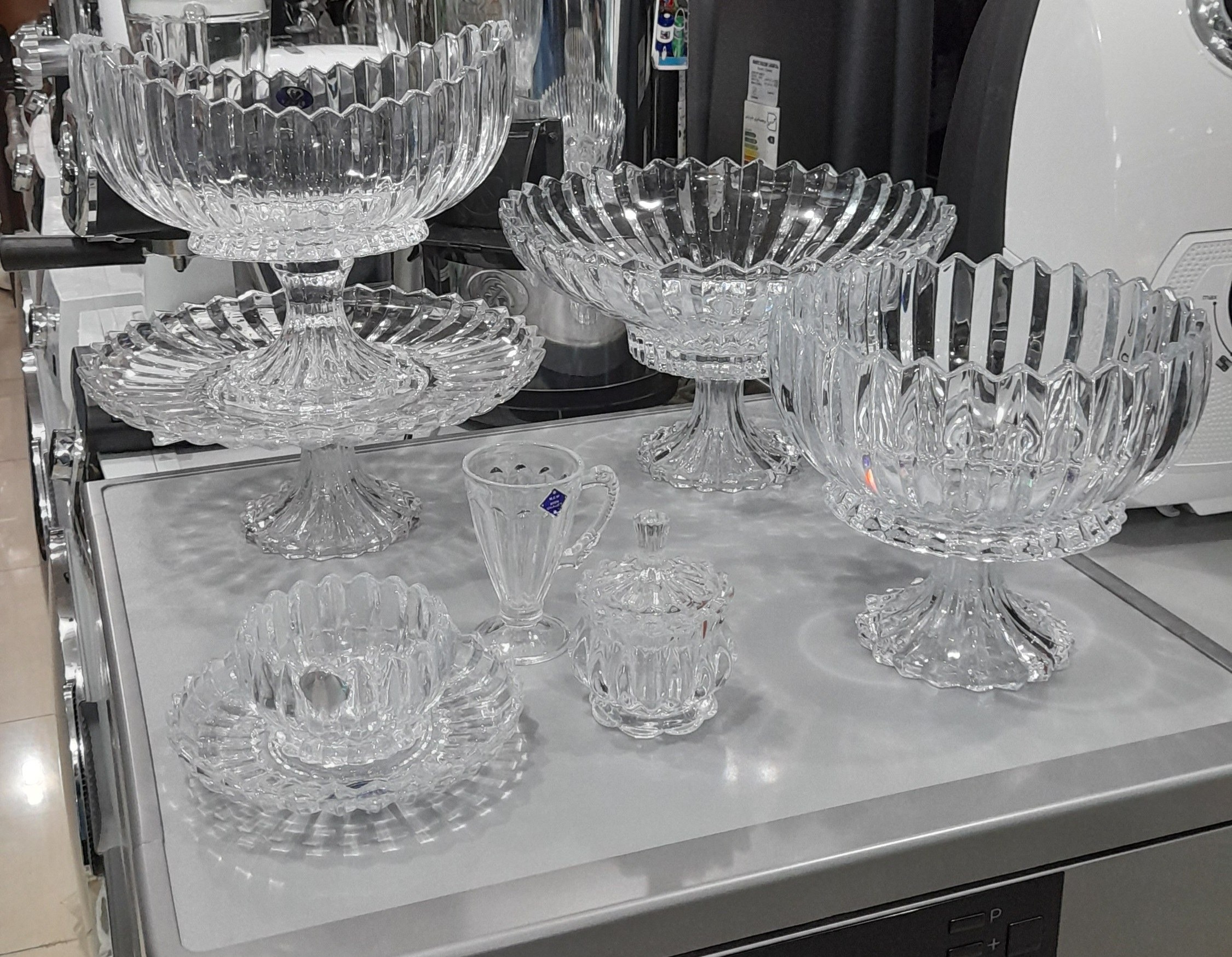 ظروف کریستال جنوا طراحی مدرن با شفافیت بالا