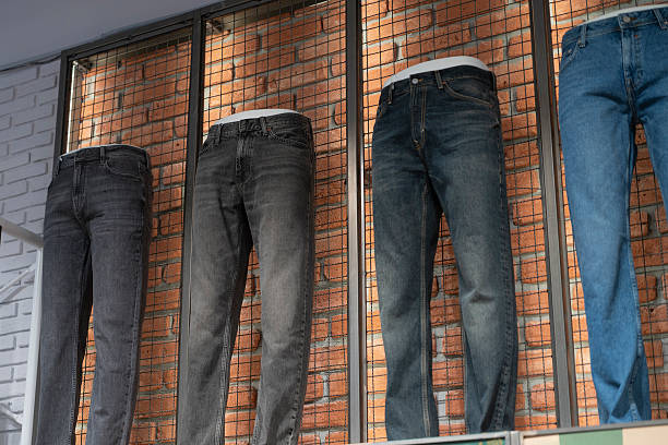 تصویر 5 از شلوار جین پسرانه طرح اسلیم فیت و راسته مناسب استایل مجلسی