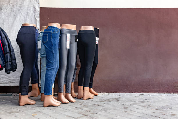 تصویر 1 از شلوار جین پسرانه طرح اسلیم فیت و راسته مناسب استایل مجلسی