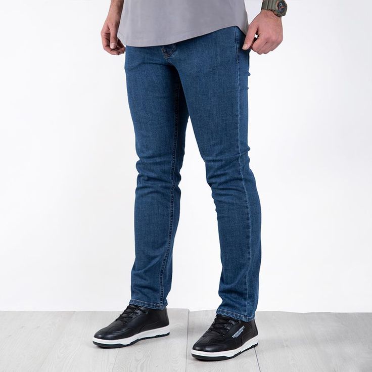 شلوار جین پسرانه طرح اسلیم فیت و راسته مناسب استایل مجلسی