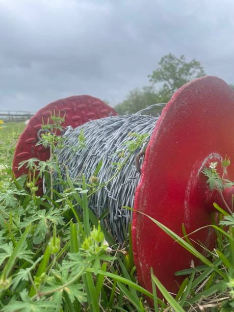 تصویر 2 از سیم مفتول ضخیم مقاوم برای فنس کشی باغ و زمین