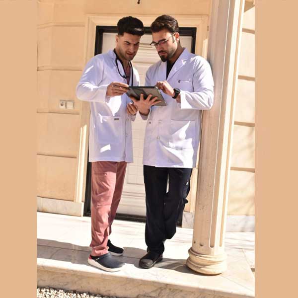 البسه پزشکی خضرا حرفه‌ ای مناسب محیط درمان