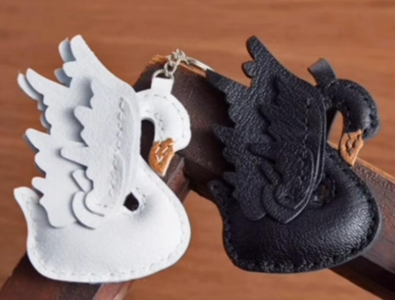 جاسوئیچی چرم دستدوز در فروش عمده