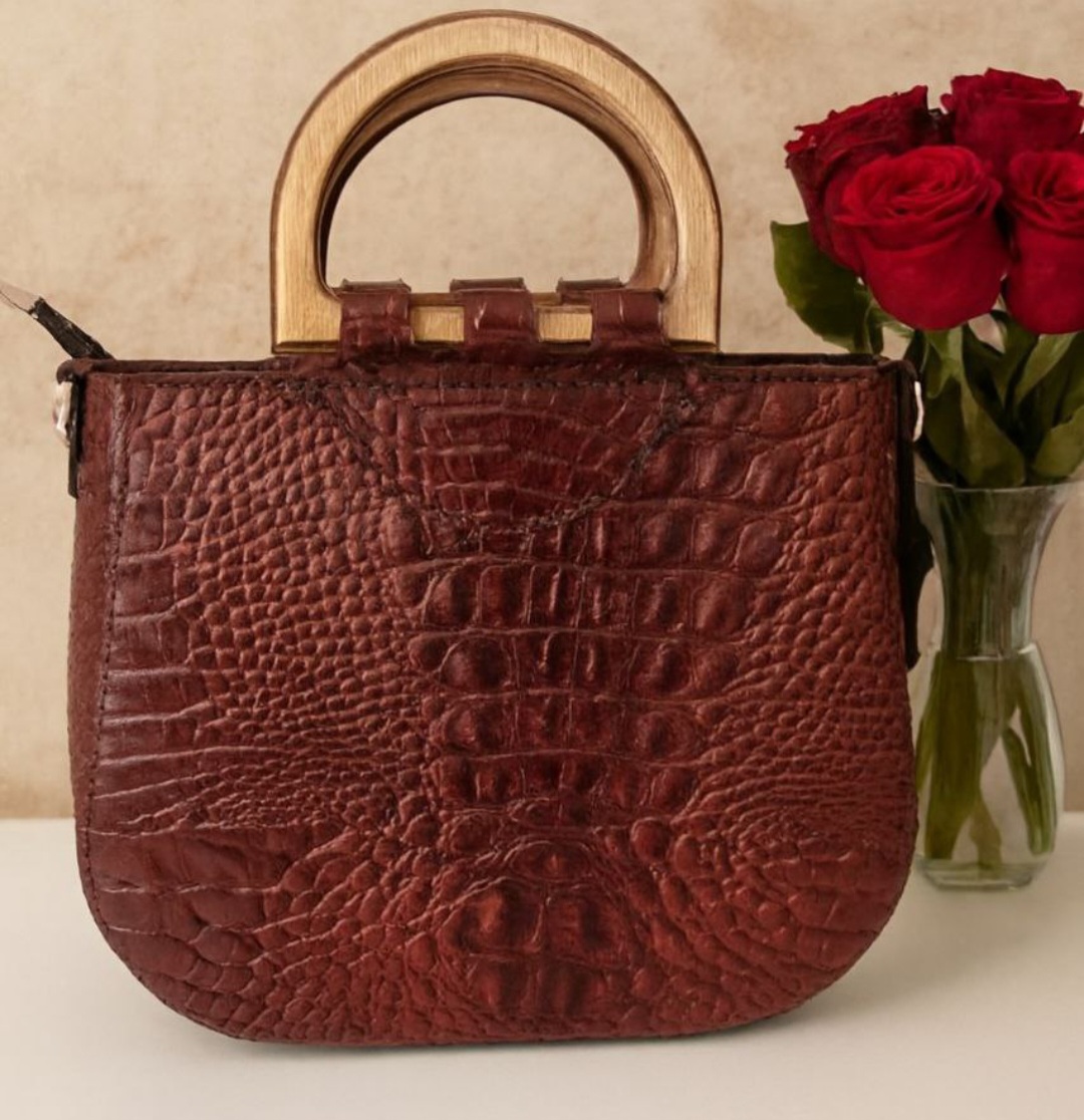 کیف دوشی زنانه چرم دستدوز با قیمت عالی