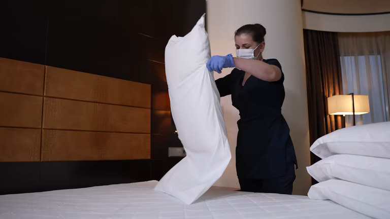 تصویر 2 از ملحفه هتلی لایکو با پارچه ضد حساسیت برای پوست‌ های حساس