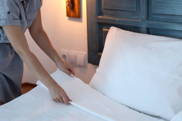 تصویر 3 از ملحفه هتلی سفید با لبه های دوخت فرانسوی محکم