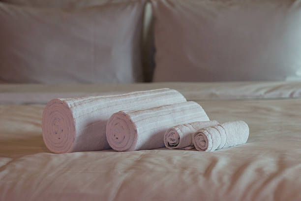 تصویر 5 از ملحفه هتلی نسکافه ای کلاسیک برای ظاهر لوکس و شیک تخت