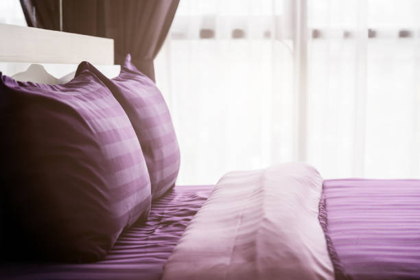 تصویر 3 از ملحفه هتلی بنفش بافت ژاکارد ضد لک با پوشش نانو آب گریز