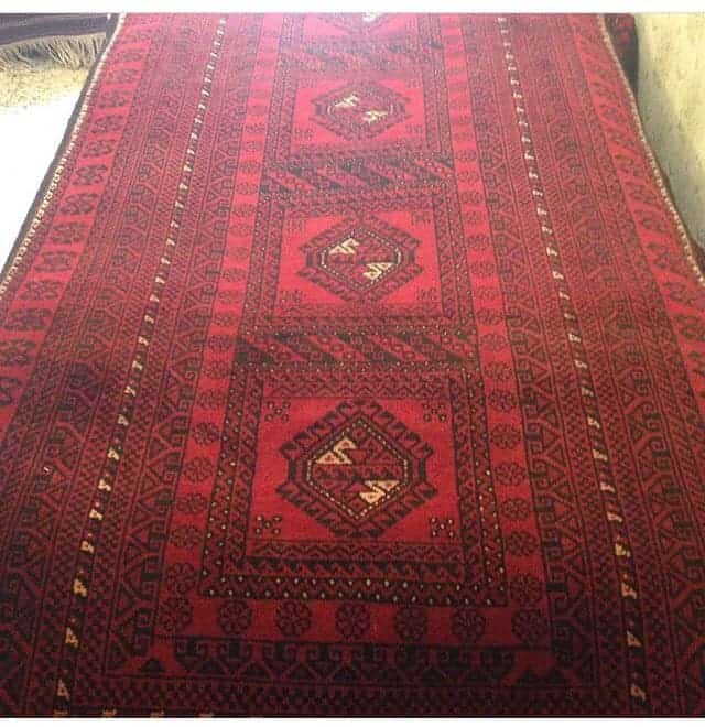 گلیم دستبافت ایرانی با طراحی ساده و اصیل