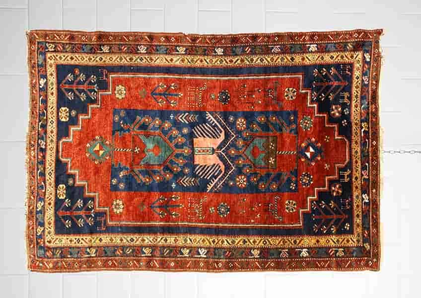 تصویر 2 از گلیم دستبافت ایرانی با طراحی ساده و اصیل