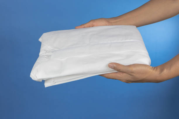 تصویر 2 از ملحفه پتو هتلی نانو محافظ در برابر ریختن مایعات و خوراکی‌ روی سطوح