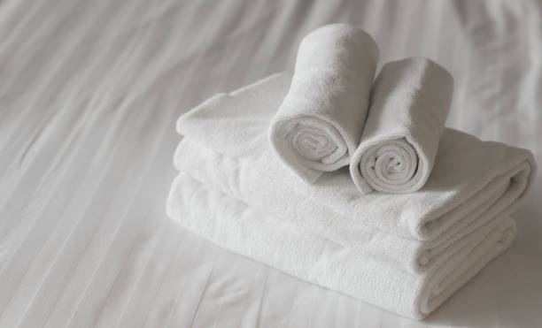 تصویر 1 از ملحفه پتو هتلی نانو محافظ در برابر ریختن مایعات و خوراکی‌ روی سطوح