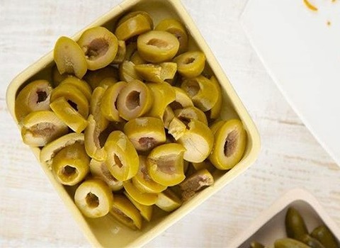 تصویر 4 از زیتون شور ورقه شده فامیلا آماده مصرف رستورانی ممتاز