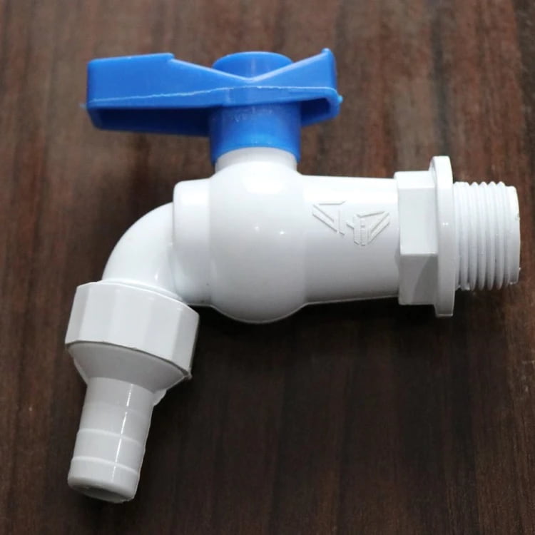 تصویر 1 از شیر شلنگی پلاستیکی مناسب حیاط بالکن و پارکینگ