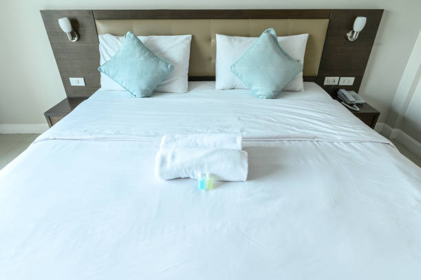 تصویر 1 از ملحفه روتختی هتلی در رنگ های متنوع و طرح های ساده