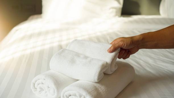 تصویر 1 از ملحفه هتلی درجه یک با بافت نرم و لطیف مناسب استفاده در هتل‌ های لوکس