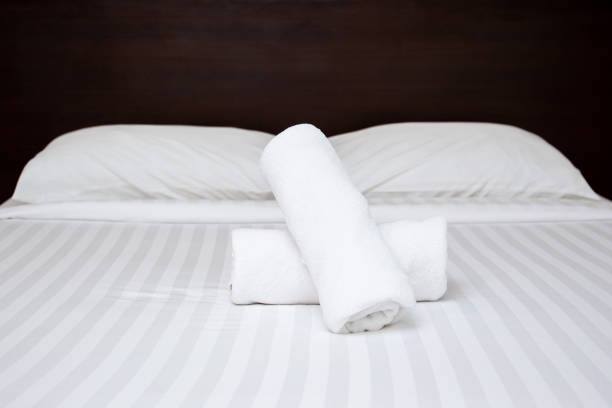 تصویر 3 از ملحفه کش دار هتلی با لبه های الاستیک و کشی برای ثبات کامل روی تشک‌