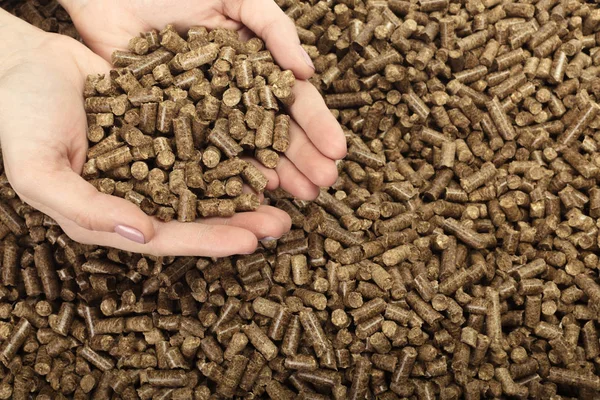 تصویر 3 از کود مرغی تبریز تقویت کننده خاک مناطق سرد