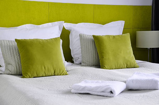 تصویر 3 از ملحفه هتلی سبز با بافت متراکم برای دوام طولانی