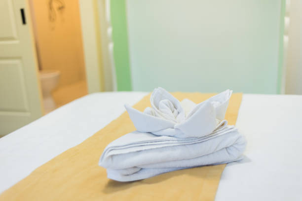 تصویر 1 از ملحفه هتلی ساده در سایز های مختلف با قابلیت تطابق با انواع تشک