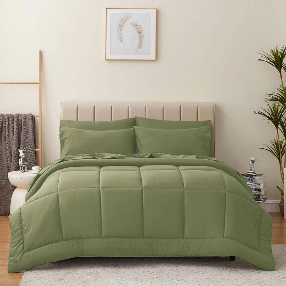 تصویر 1 از روبالشتی سبز زیتونی با دوخت منظم و تمیز