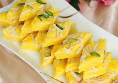 تصویر 3 از شیرینی روح افزا پسته ای ساوه تازه و خوش بافت