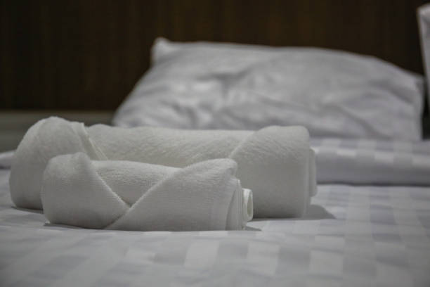 تصویر 3 از ملحفه هتلی طوسی از الیاف ضد حساسیت مناسب مراکز اقامتی