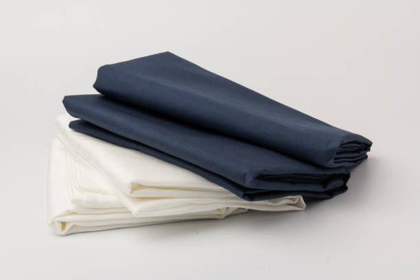 تصویر 5 از ملحفه هتلی عمده در مدل های ساده مناسب تخت تک و دو نفره