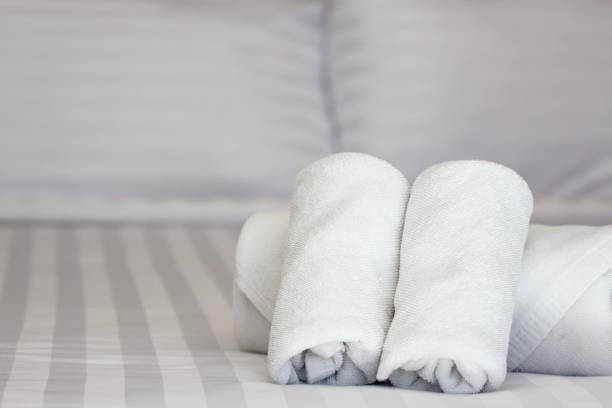 تصویر 3 از ملحفه هتلی عمده در مدل های ساده مناسب تخت تک و دو نفره