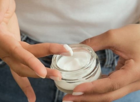 وازلین ژلی لطیف کننده محافظ پوست های حساس