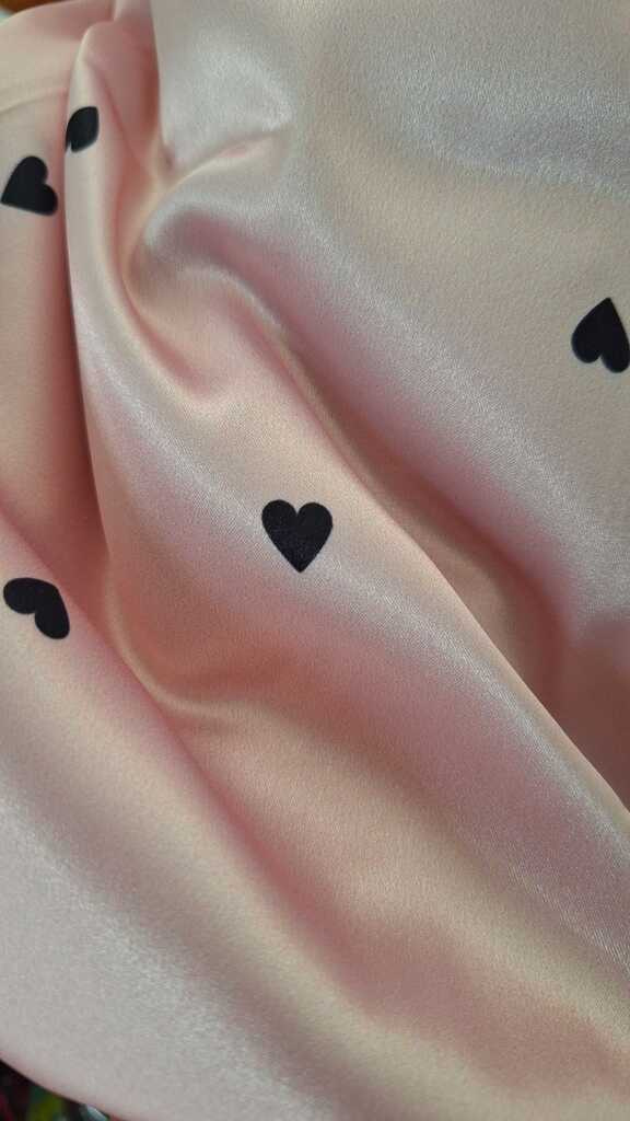 تصویر 1 از روبالشتی خوب و هماهنگ با تم روشن اتاق