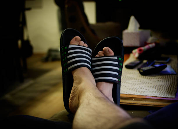 تصویر 3 از صندل آدیداس در مدل‌ های بندی و ساده مناسب فصول گرم